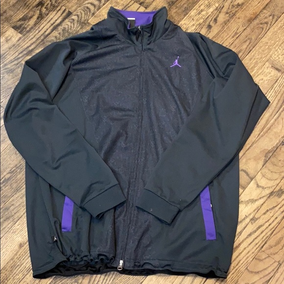 Nike Other - Nike Gray/Purple Large Sweatshirt